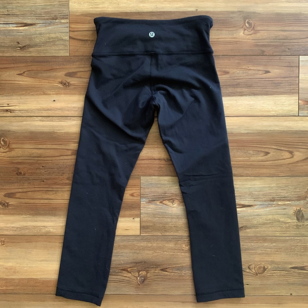 Lululemon Wunder Under low rise crop